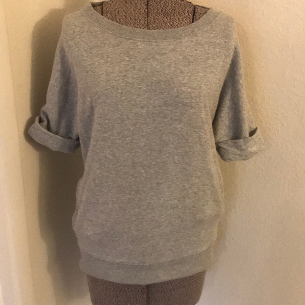 Gap grey sweatshirt with pockets